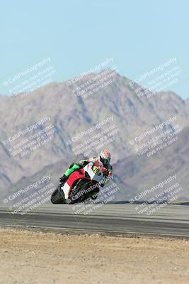 media/Dec-01-2025-Moto Forza (Mon) [[2daa91e15f]]/2-Intermediate Group/Session 4 Turn 9/